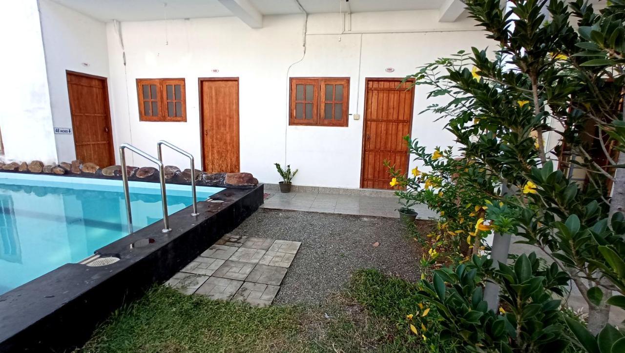 River Side & Swimming Pool Bed & Breakfast Udawalawe Luaran gambar