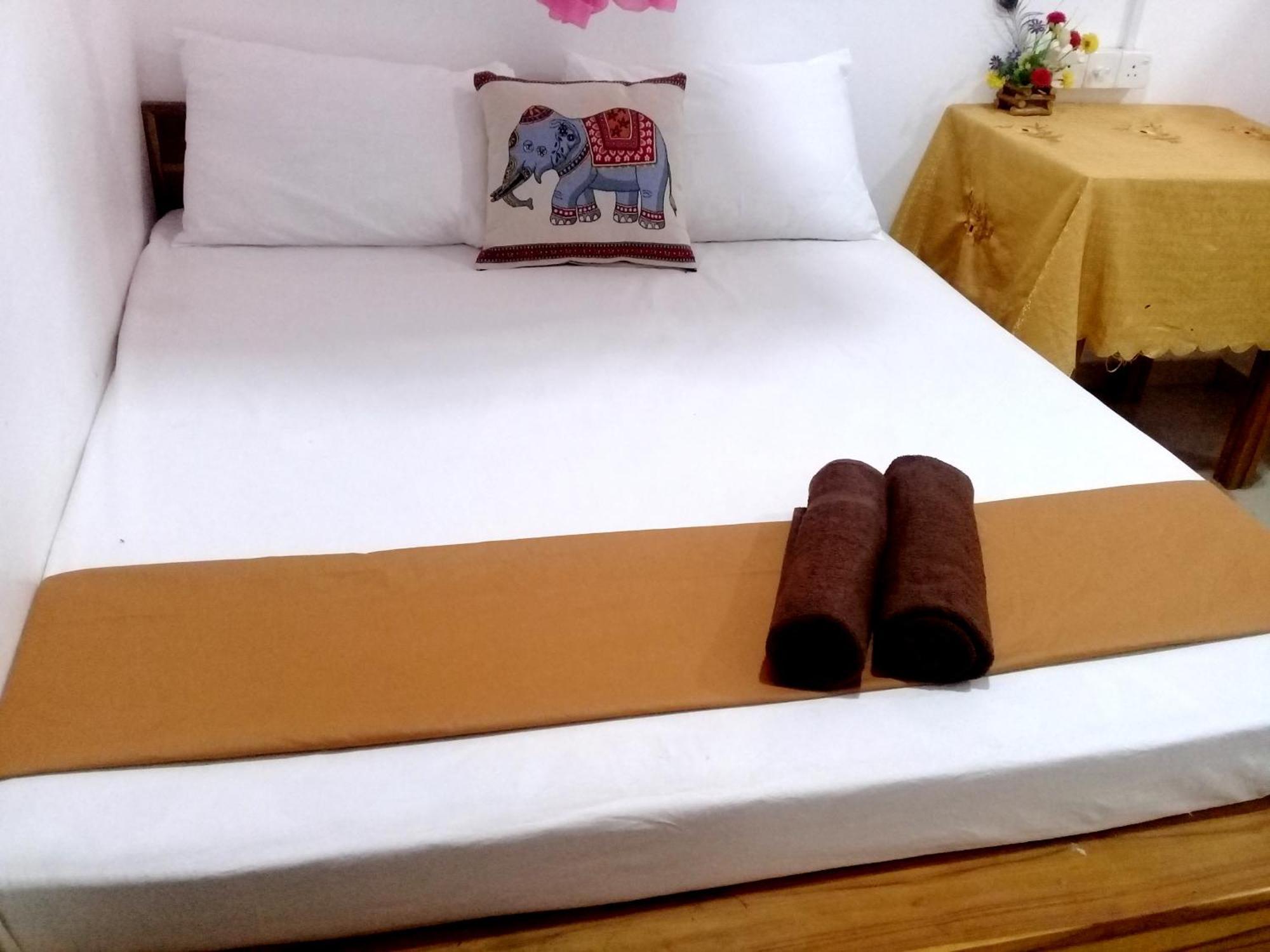 River Side & Swimming Pool Bed & Breakfast Udawalawe Luaran gambar