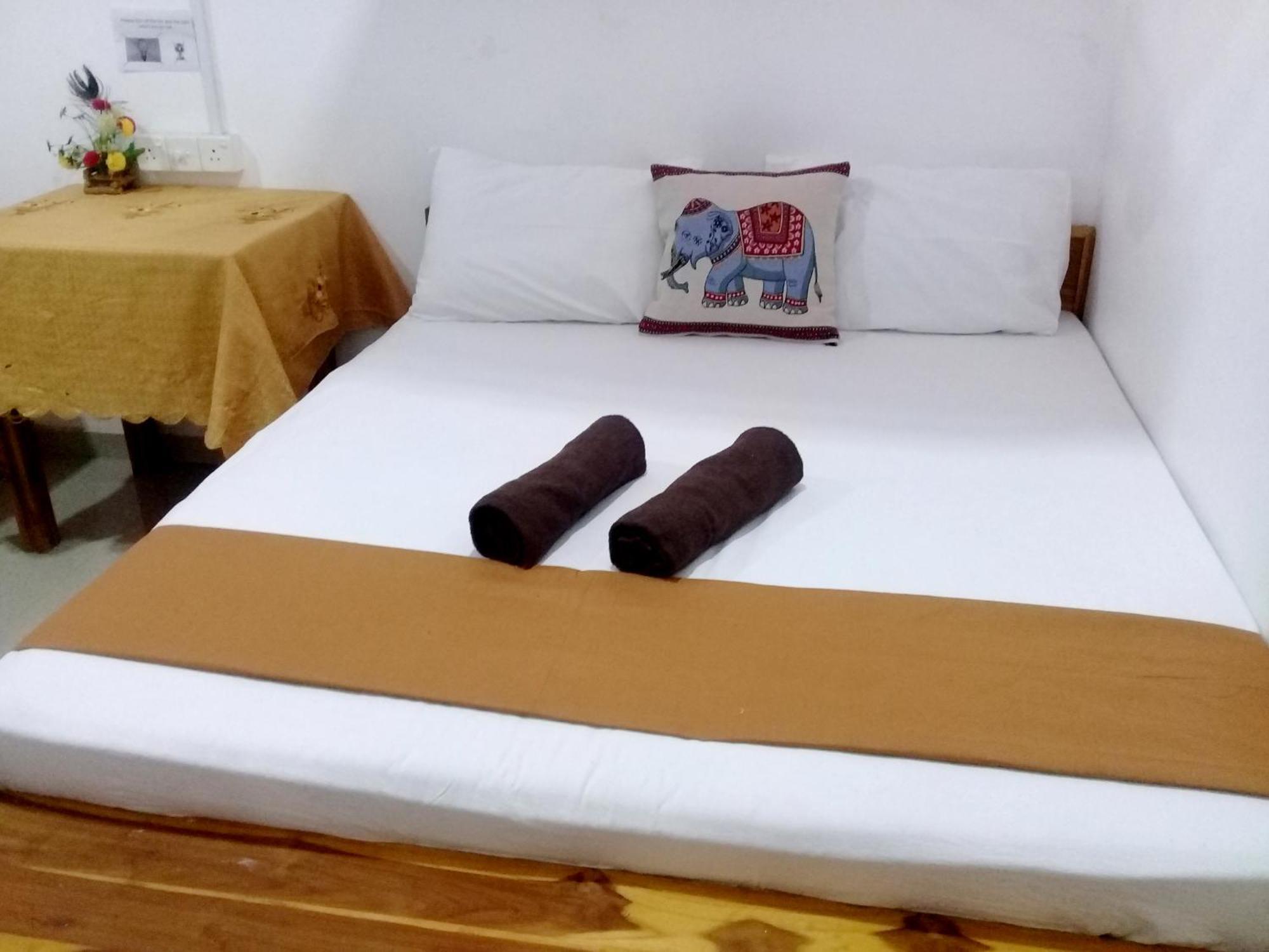 River Side & Swimming Pool Bed & Breakfast Udawalawe Luaran gambar